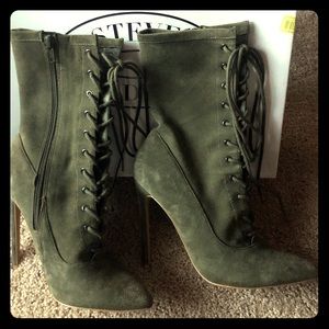 Steve Madden olive green heels